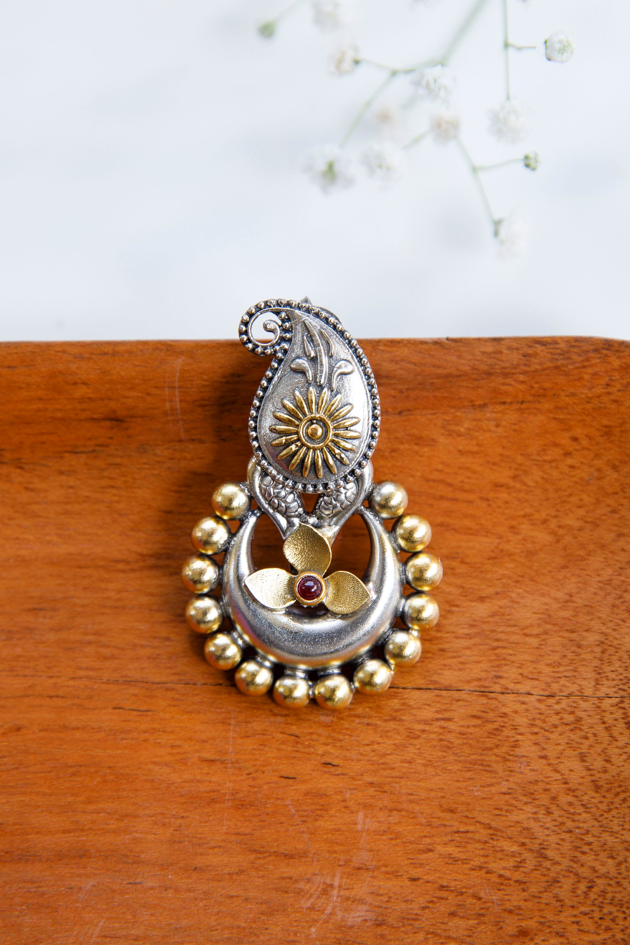 ashley-dreamy-two-tone-earrings