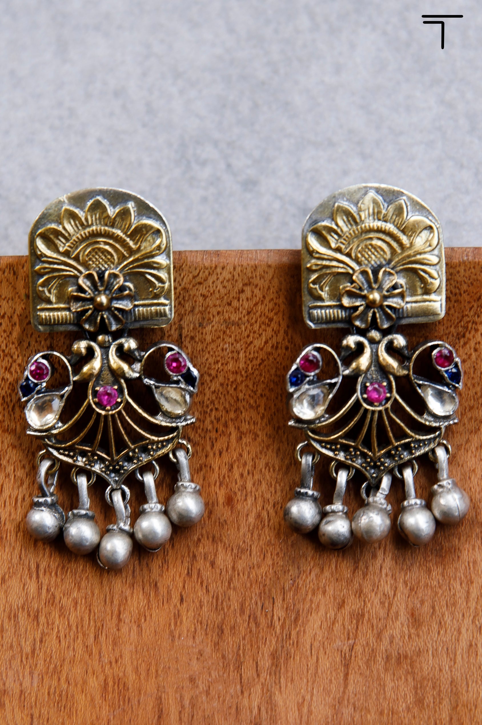 inaya-dual-tone-earrings