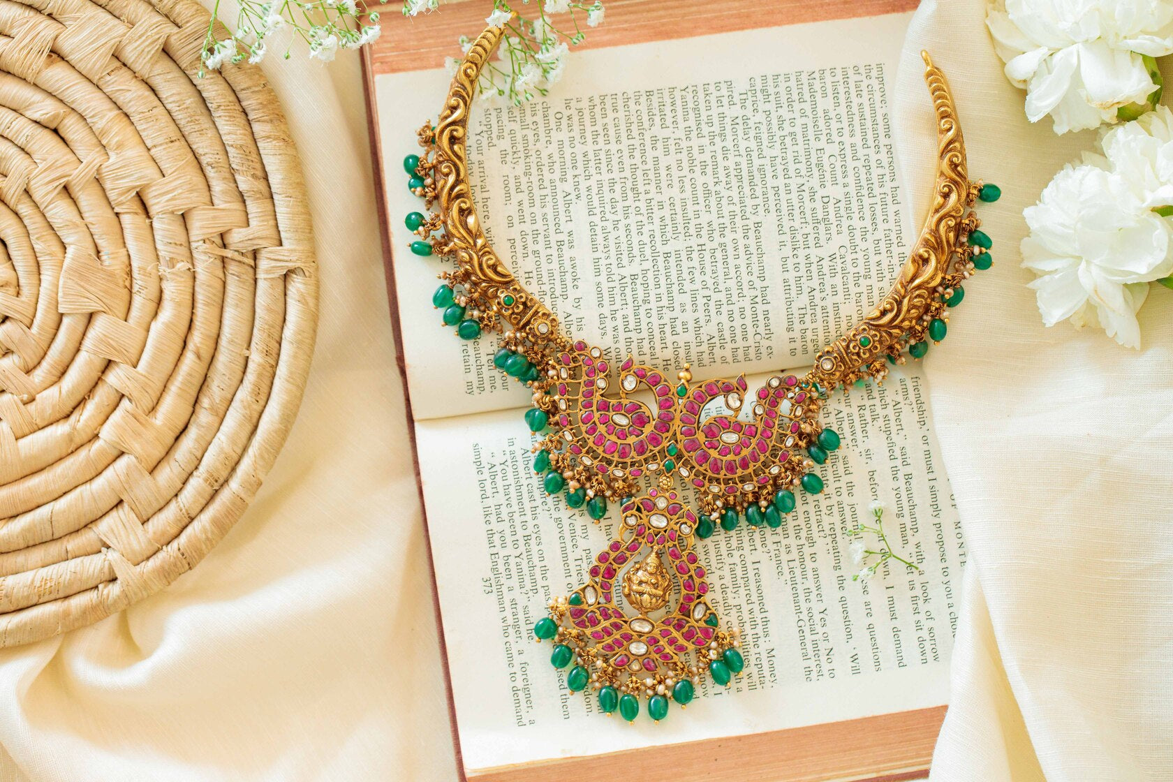 exquisite-kundan-necklace