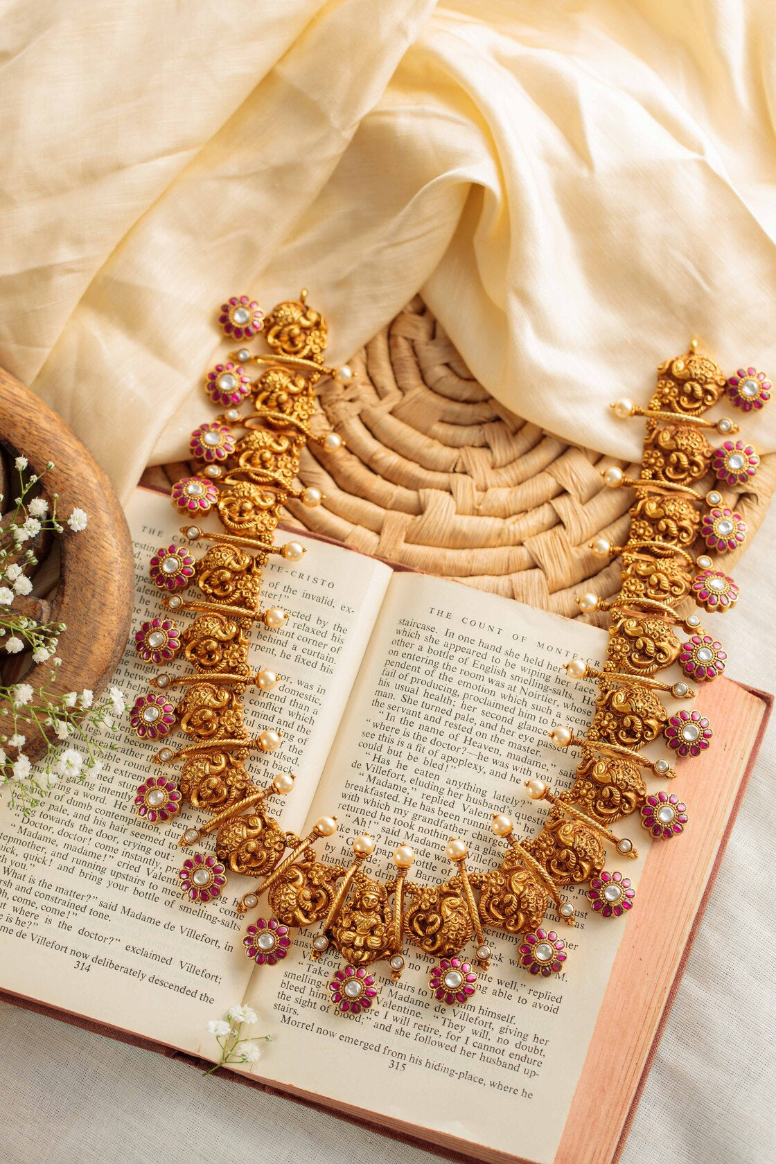opulent-kundan-necklaceOpulent Kundan NecklaceTapri IndiaKUNDAN/NAGAS, NECKLACES/CHOKER, NECKLACES/CHOKER KUNDAN/NAGAS