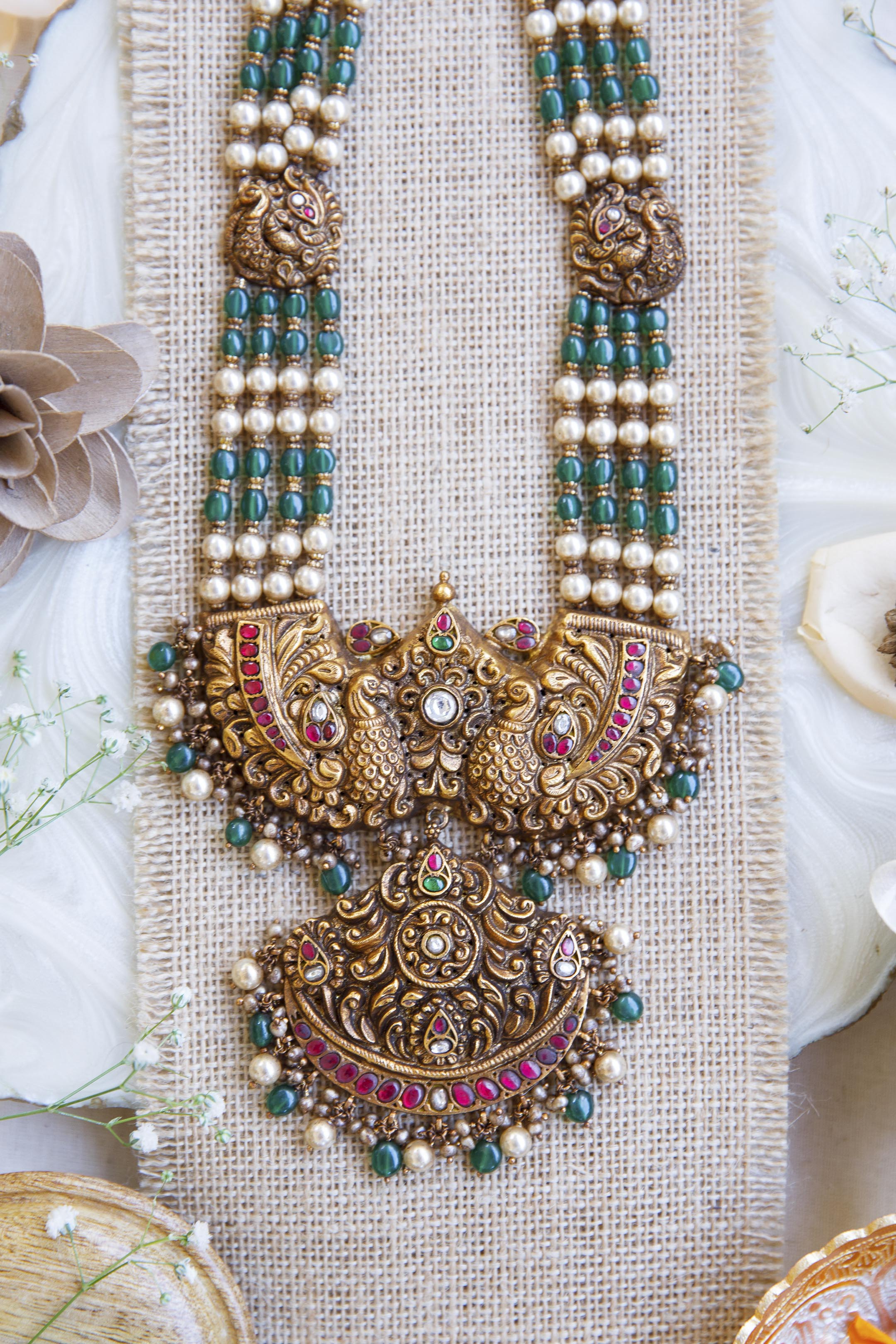 pranitha-deep-nagas-kundan-necklace
