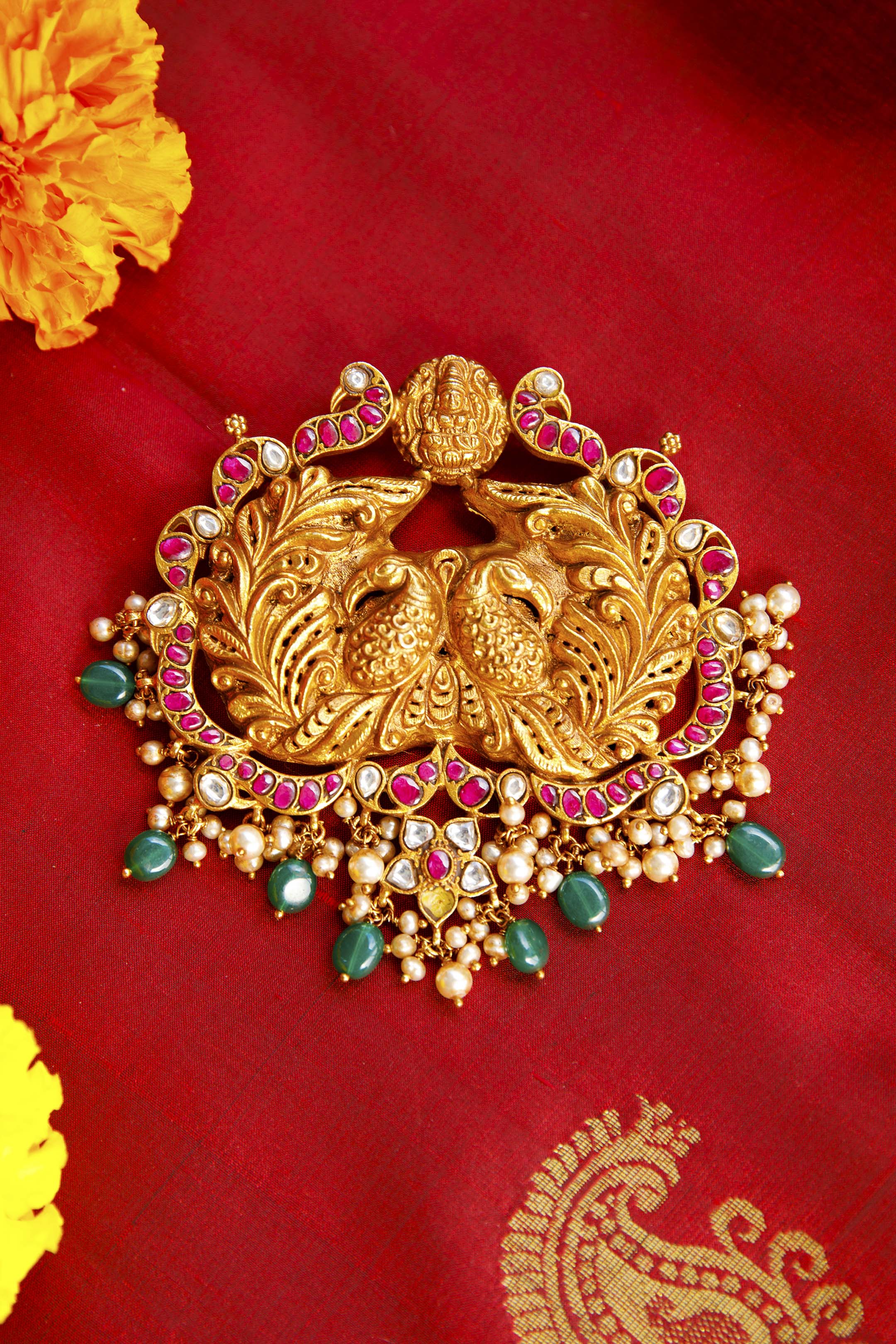 glitzing-deep-nagas-kundan-pendant