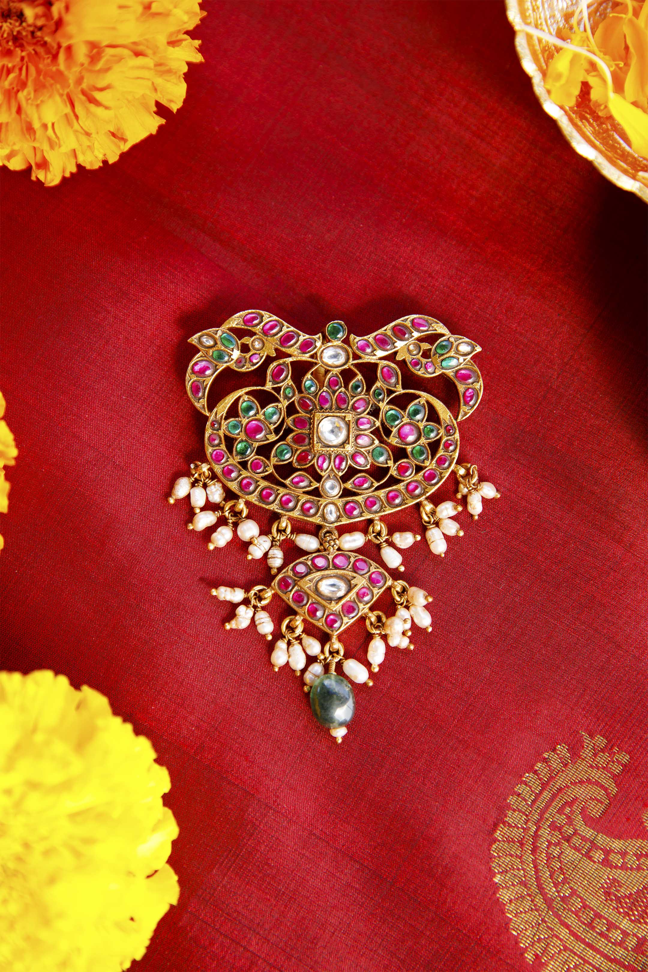 bewitching-kundan-pendant