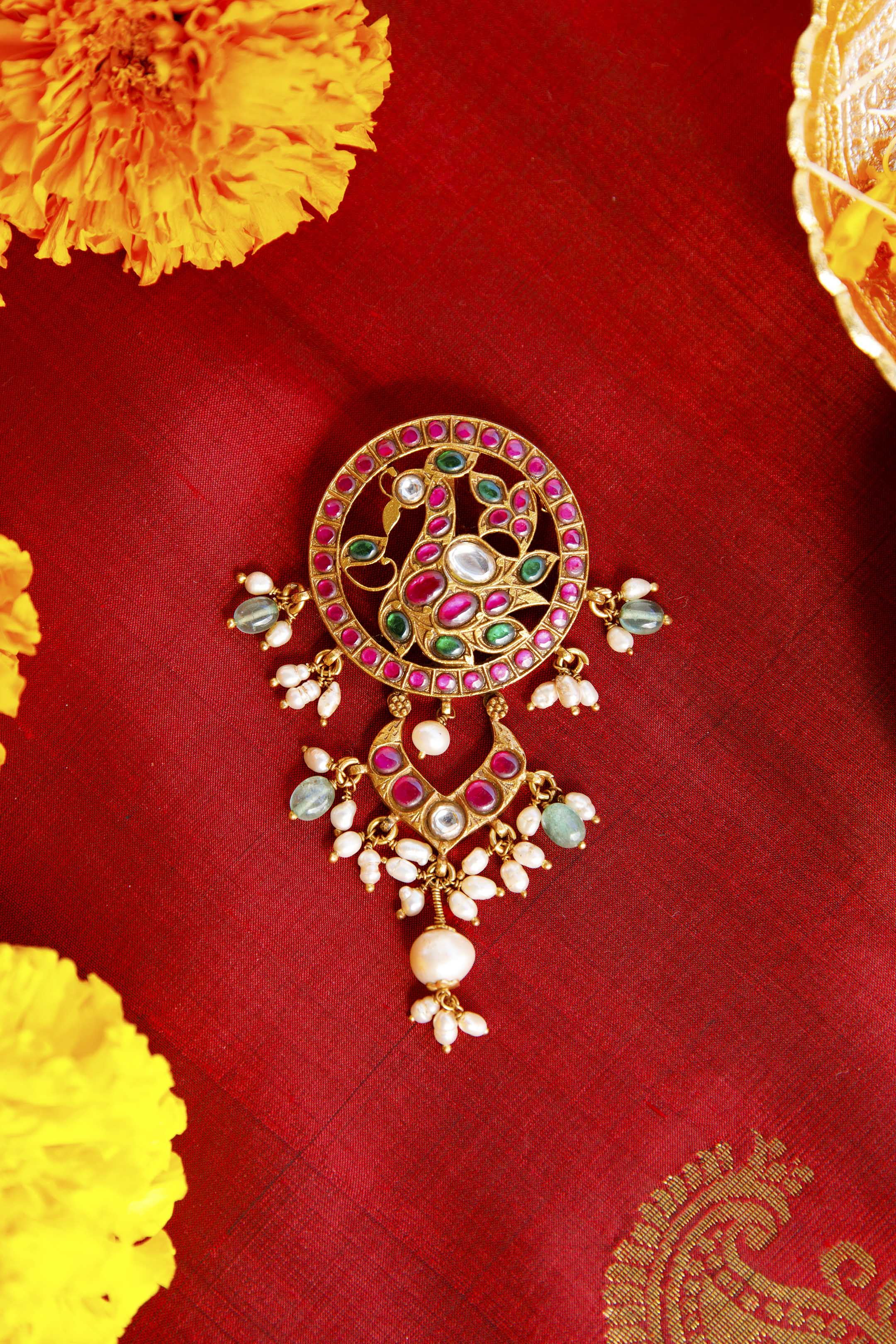 captivating-kundan-pendantCaptivating Kundan PendantTapri IndiaKUNDAN/NAGAS, PENDANTS, PENDANTS KUNDAN/NAGAS