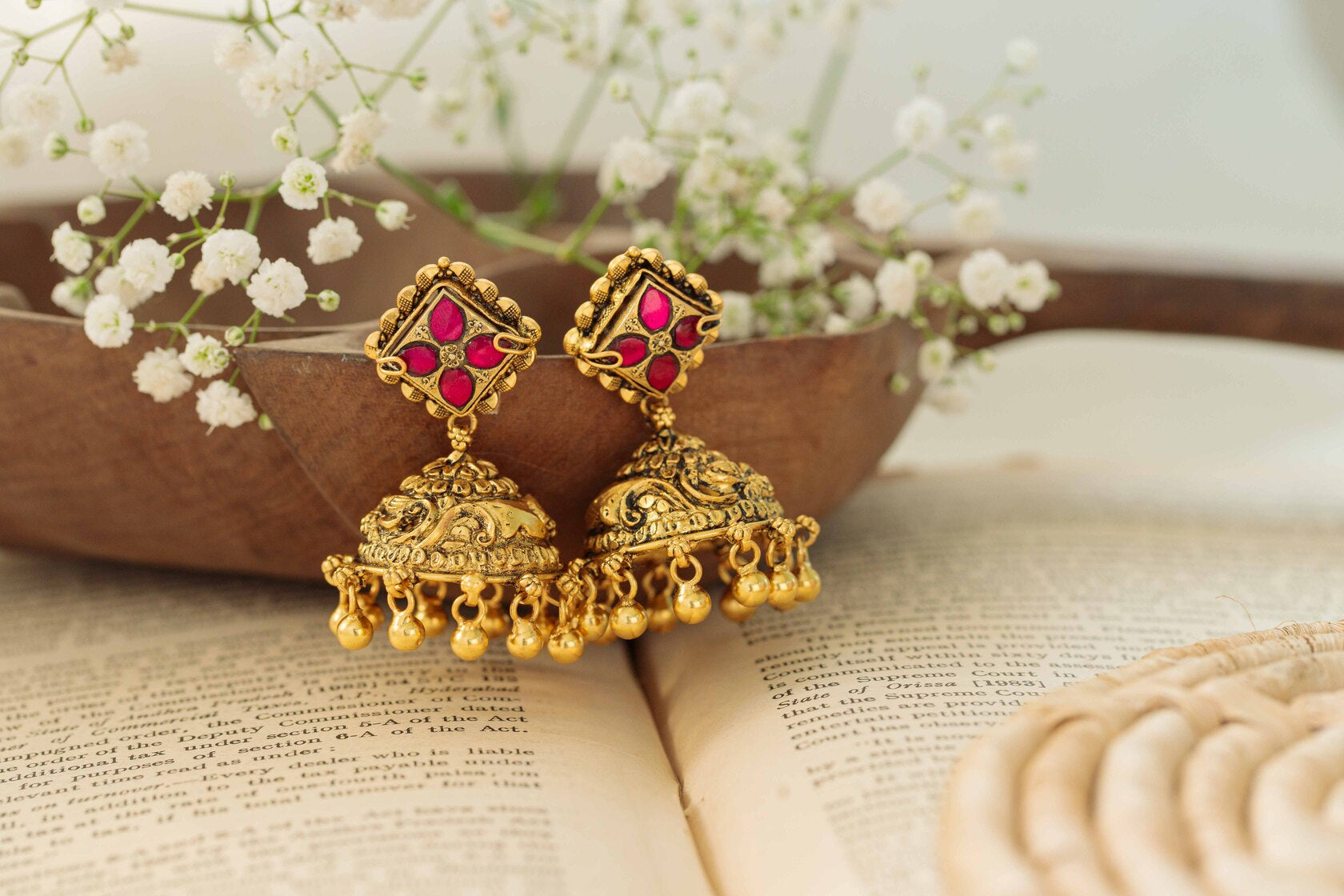 classic-kundan-jhumkas