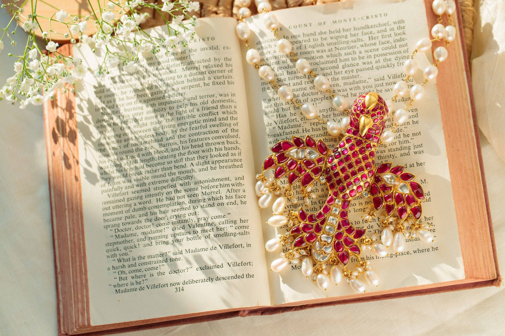 bespoke-garuda-kundan-pendant